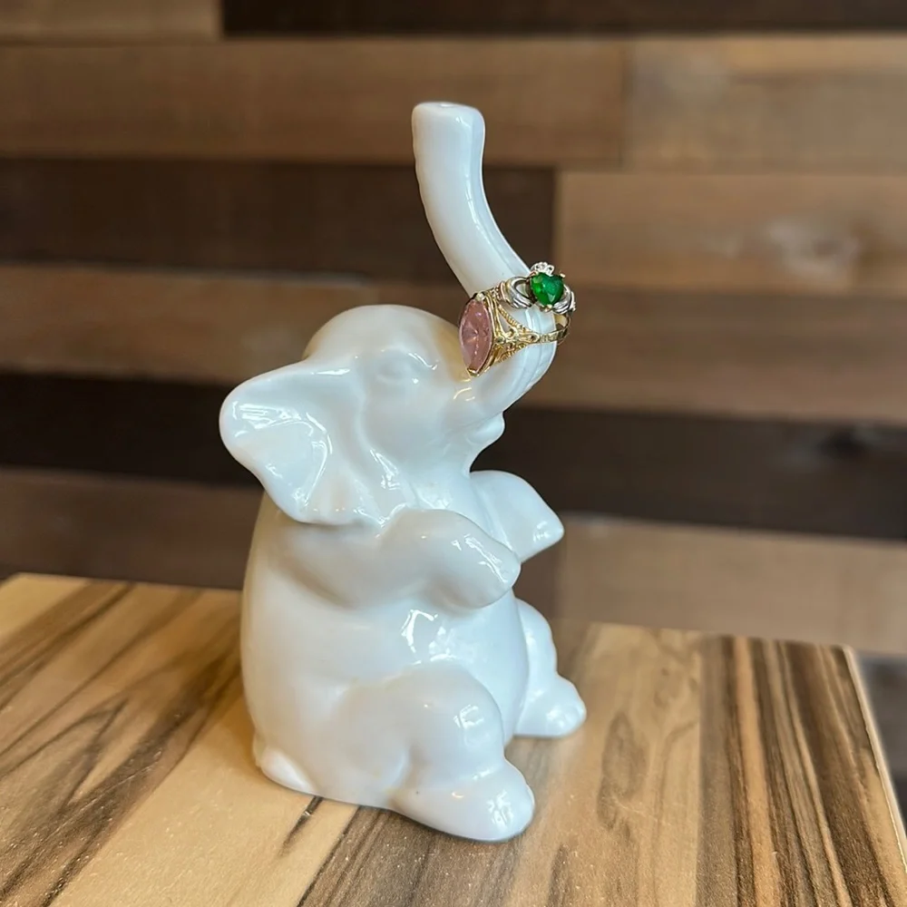 🐘 White Ceramic Elephant Ring Holder Vanity Organizer